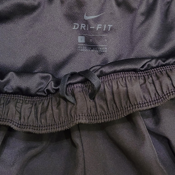 Men's Nike Dri Fit Shorts - Large - Picture 4 of 5